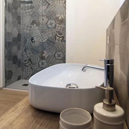 Апартаменти Gigi Suites&apartments