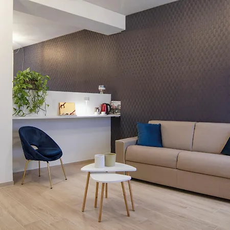 Gigi Suites&apartments Апартаменти *